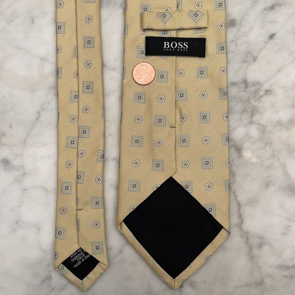 Men’s Hugo boss silk tie made in Italy - Picture 3 of 7